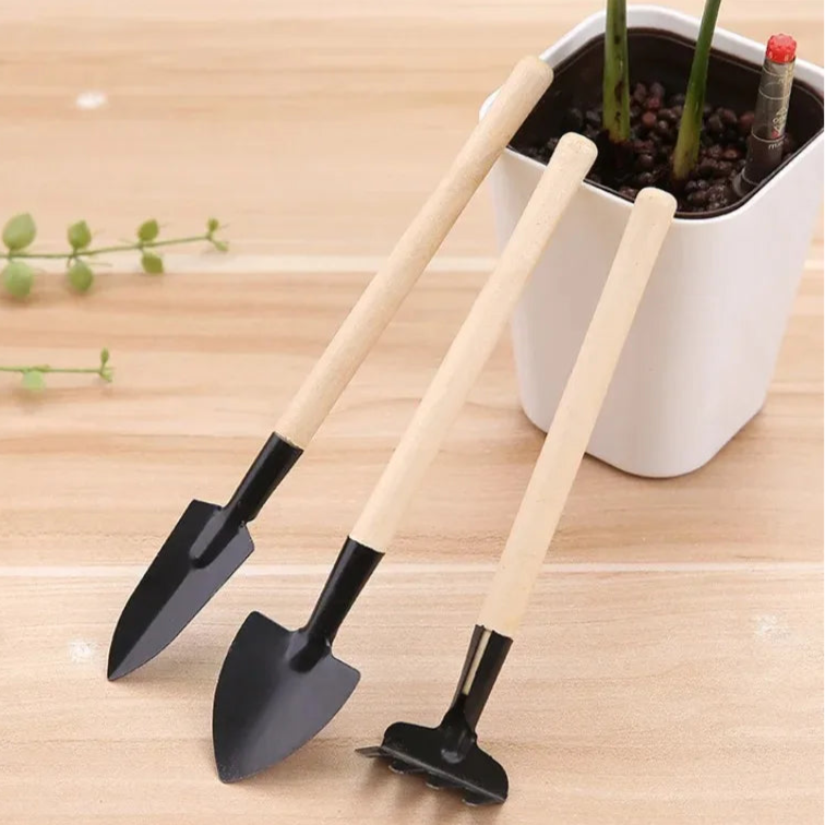 Kit 3 Ferramentas de jardinagem - pequena escala