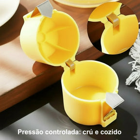 Divisor de casca e gema com trava metálica  'Pressão controlada: cru e cozido'.